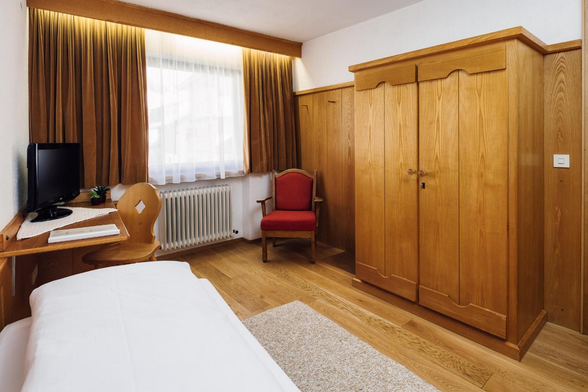 Hotel Komperdell Зерфаус Екстериор снимка