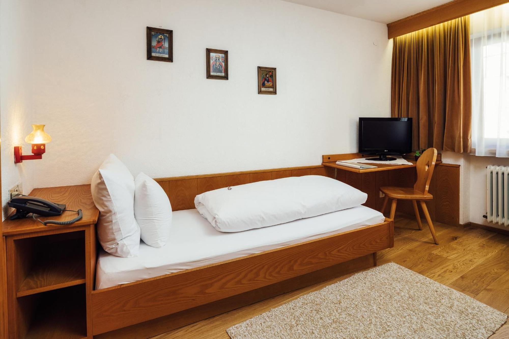 Hotel Komperdell Зерфаус Екстериор снимка