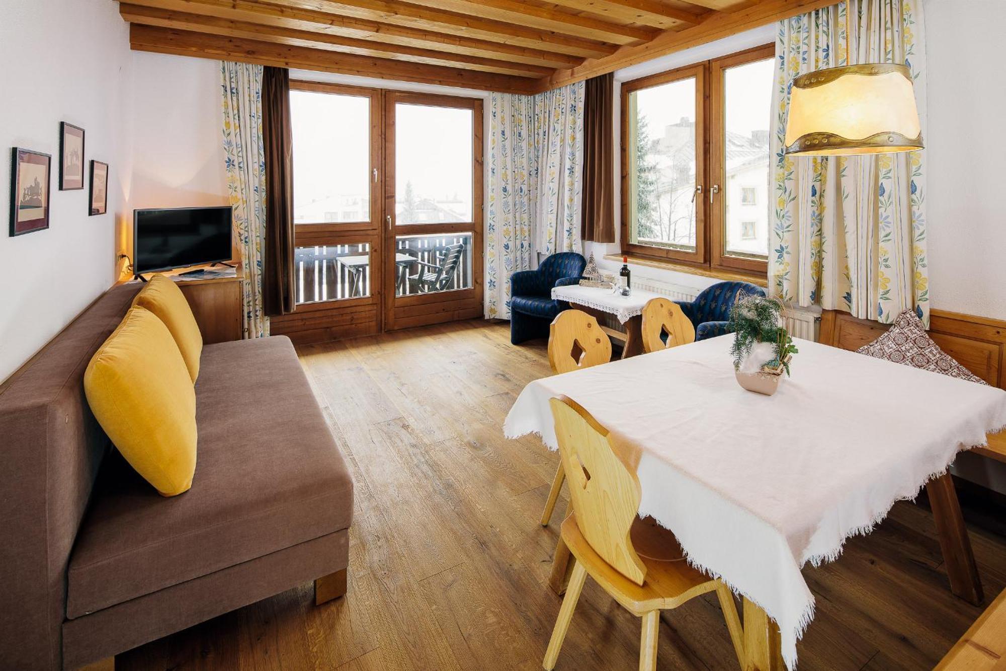 Hotel Komperdell Зерфаус Стая снимка